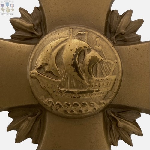 Ww2 navy cr0ss medal - ww2,