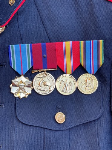 Usmc uniform jacket medals - uniform, w/